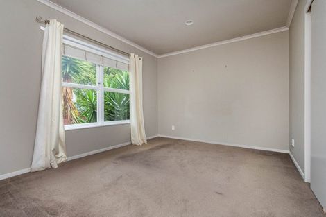Photo of property in 2/12 Walter Street, Hauraki, Auckland, 0622