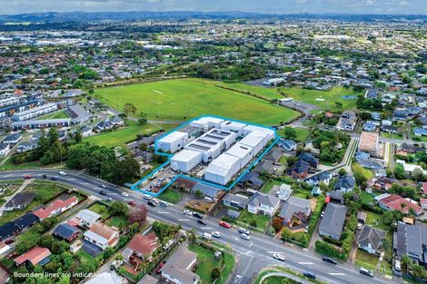 Photo of property in 170 Te Atatu Road, Te Atatu South, Auckland, 0610