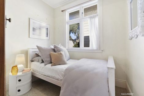 Photo of property in 354 The Parade, Island Bay, Wellington, 6023