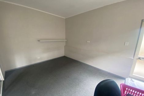 Photo of property in 17 De Havilland Drive, Goodwood Heights, Auckland, 2105