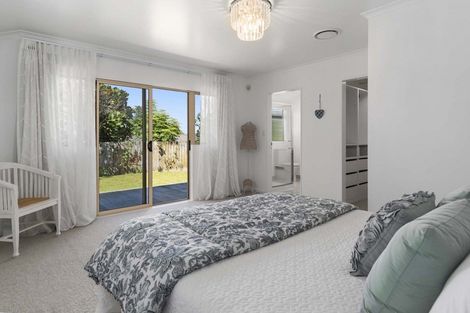 Photo of property in 1 Guildford Place, Bethlehem, Tauranga, 3110