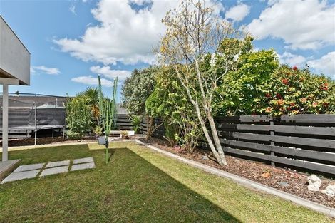 Photo of property in 4 Intrepid Place, Torbay, Auckland, 0630