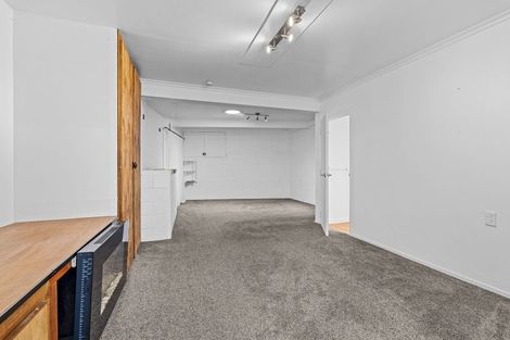 Photo of property in 174 Huatoki Street, Upper Vogeltown, New Plymouth, 4310
