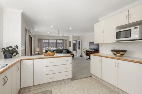 Photo of property in 30f4- King Street, Ebdentown, Upper Hutt, 5018
