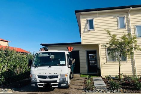Photo of property in 36 Ray Small Drive, Papakura, 2110
