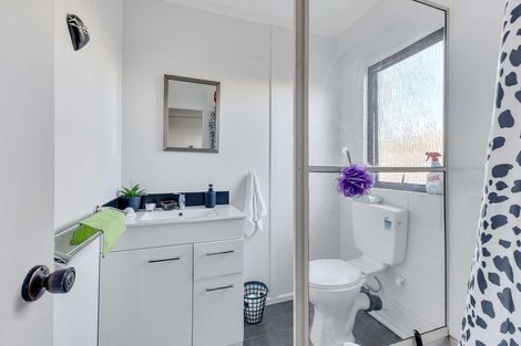 Photo of property in 2/502 Devon Street East, Strandon, New Plymouth, 4312