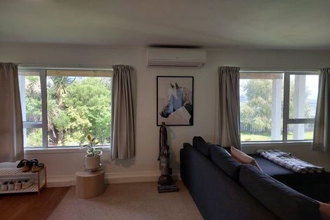 Photo of property in 10 Arahanga Grove, Maupuia, Wellington, 6022