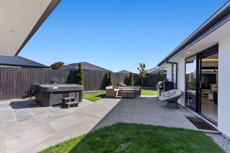 Photo of property in 15 Evelyn Crescent, Marshland, Christchurch, 8083