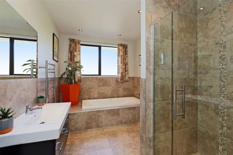 Photo of property in 4 Kempton Park Lane, Havelock North, 4130