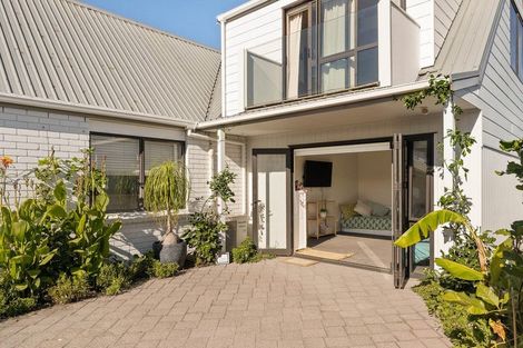Photo of property in 563 Maunganui Road, Mount Maunganui, 3116