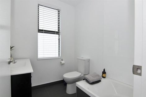 Photo of property in 20u2 Trent Street, Island Bay, Wellington, 6023