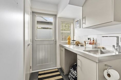 Photo of property in 41 Forres Street, Seatoun, Wellington, 6022