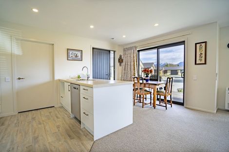 Photo of property in 10 Pop Andrew Drive, Te Anau, 9600