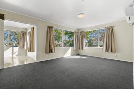 Photo of property in 400 Roscommon Road, Clendon Park, Auckland, 2103