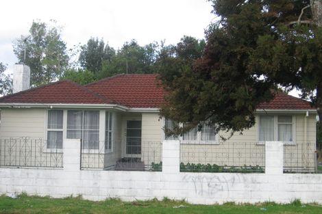 Photo of property in 2/4 Calvert Street, Papakura, 2110