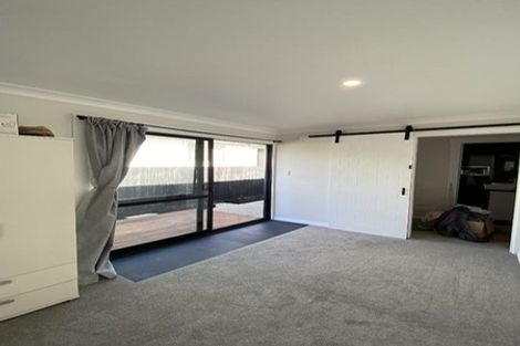 Photo of property in 14 Evans Road, Weymouth, Auckland, 2103