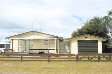 Photo of property in 104 Moa Street, Whangamata, 3620