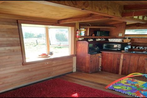 Photo of property in 3 Morton Street, Tuatapere, 9620
