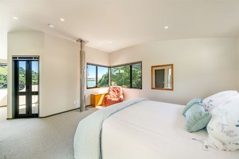 Photo of property in 36a Molyneux Close, Whitby, Porirua, 5024