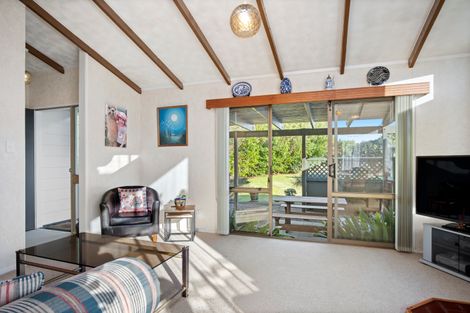 Photo of property in 11 Lina Place, Waiuku, 2123