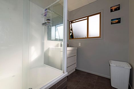 Photo of property in 31 Hartley Terrace, Massey, Auckland, 0614