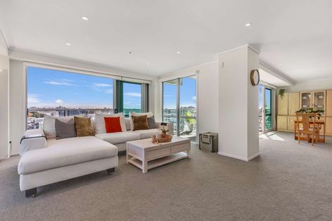 Photo of property in 12/72a Devonport Road, Tauranga, 3110