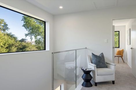 Photo of property in 1/9 Rengarenga Rise, Fairview Heights, Auckland, 0632