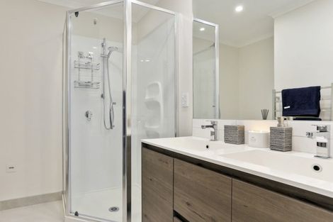 Photo of property in 62 Hobsonville Point Road, Hobsonville, Auckland, 0616