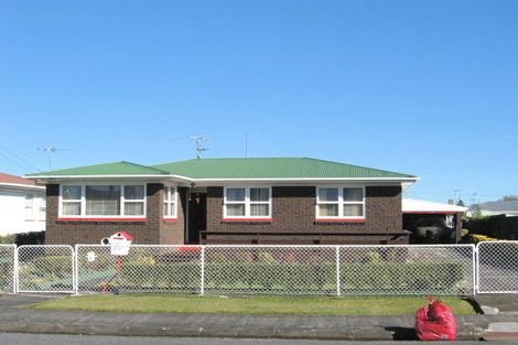 Photo of property in 70 Cargill Street, Papakura, 2110