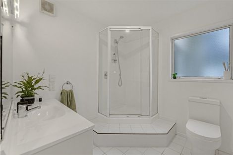 Photo of property in 1b Adrienne Place, Onehunga, Auckland, 1061