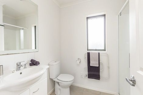 Photo of property in 52 Miles Crescent, Newlands, Wellington, 6037