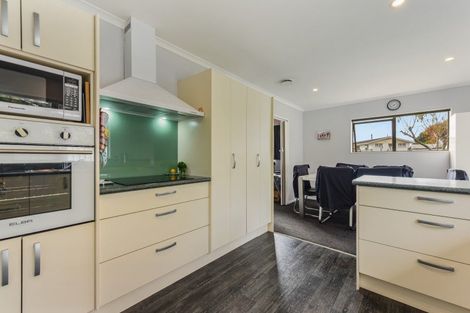 Photo of property in 27 Browning Crescent, Stoke, Nelson, 7011