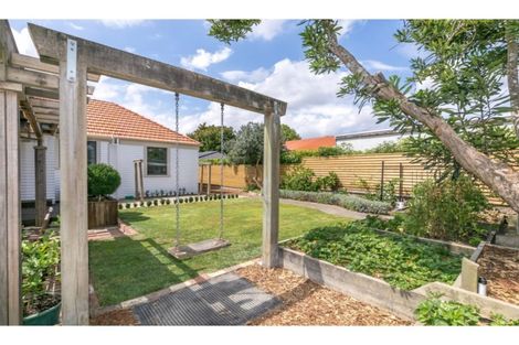Photo of property in 5 Casey Avenue, Fairfield, Hamilton, 3214