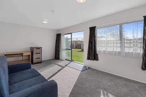 Photo of property in 8 Wychwood Crescent, Bishopdale, Christchurch, 8053