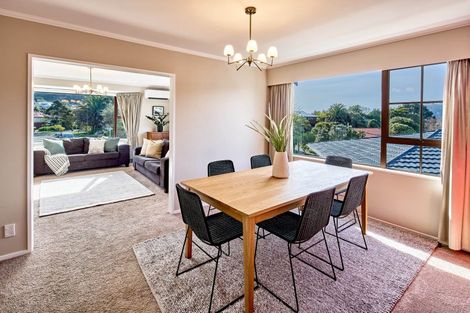 Photo of property in 8 Balliol Drive, Tawa, Wellington, 5028