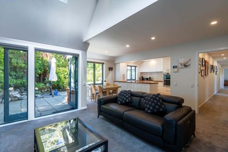 Photo of property in 17a Simla Crescent, Khandallah, Wellington, 6035