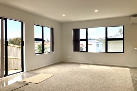 Photo of property in 206c Henderson Valley Road, Henderson, Auckland, 0612