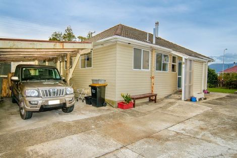 Photo of property in 62 Domett Street, Westport, 7825