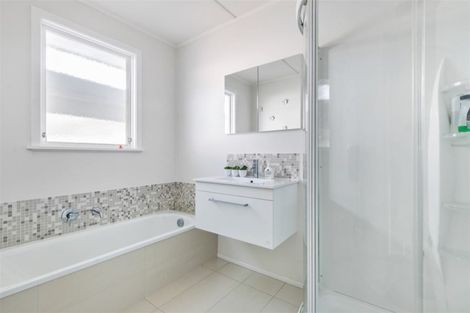 Photo of property in 3 Jay Street, Paparangi, Wellington, 6037