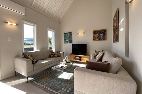 Photo of property in 2/39 Shanaway Rise, Hillcrest, Auckland, 0627