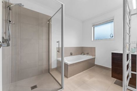 Photo of property in 2g Country Club Lane, Waiuku, 2123