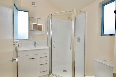 Photo of property in 11 Wilmington Place, Forrest Hill, Auckland, 0620