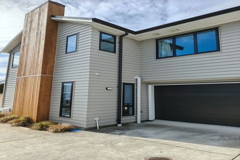 Photo of property in 91a Whites Line East, Waiwhetu, Lower Hutt, 5010