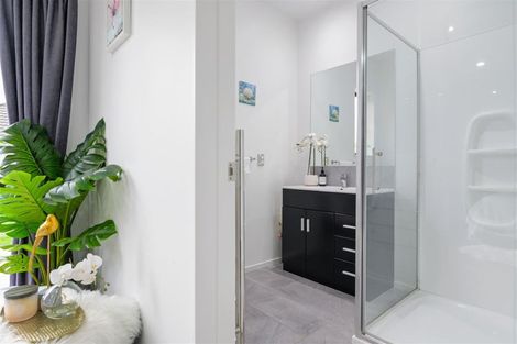 Photo of property in 12 Hampshire Court, Flagstaff, Hamilton, 3210