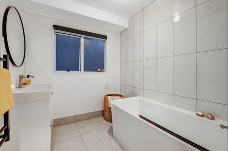 Photo of property in 55b Ferry Road, Arkles Bay, Whangaparaoa, 0932