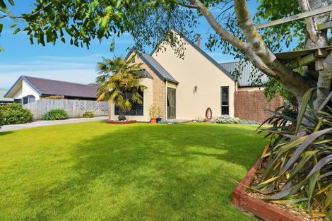Photo of property in 16 Dawson Douglas Place, Kaiapoi, 7630