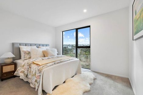 Photo of property in 2/1090 Beach Road, Torbay, Auckland, 0630