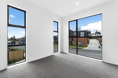 Photo of property in 250a Great North Road, Henderson, Auckland, 0612