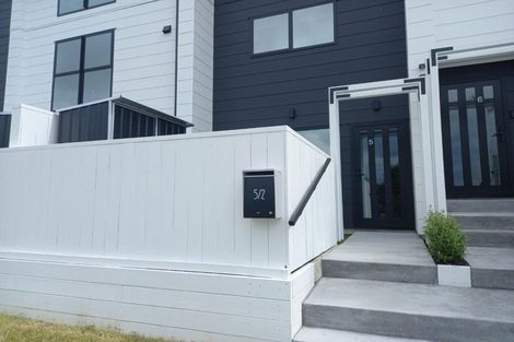 Photo of property in 5/2 Jadewynn Drive, Massey, Auckland, 0614