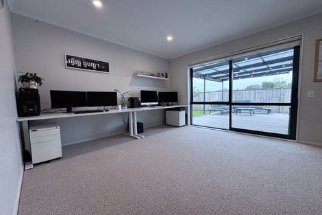 Photo of property in 24 Arthur Rolfe Lane, Swanson, Auckland, 0614